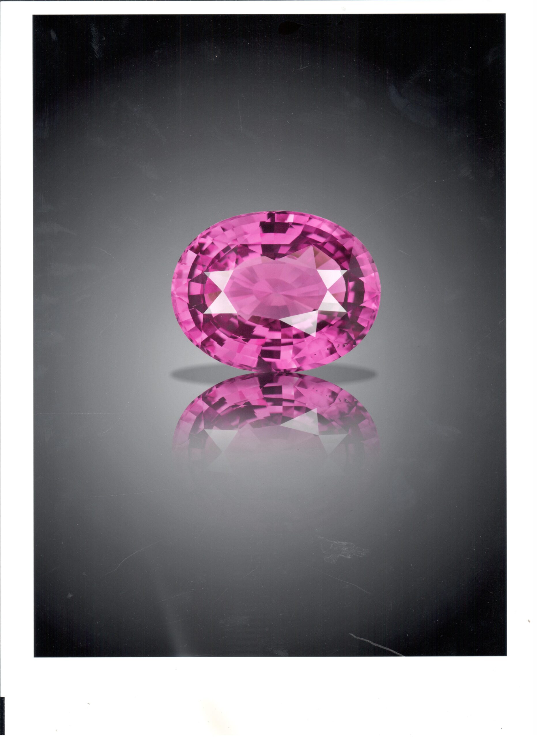 Royal intense Pink Sapphire by Hatta