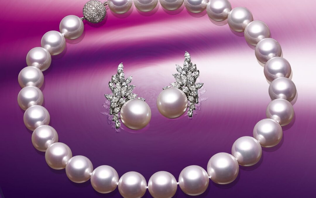 Royal Conch Pearl and Diamond Ring by Hatta