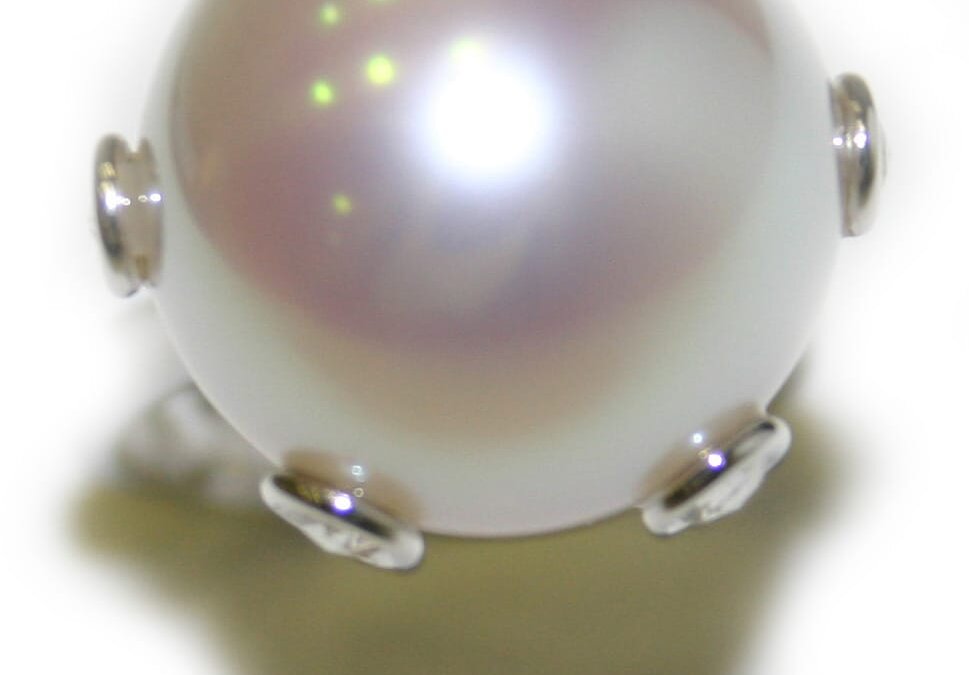 Royal Conch Pearl and Diamond Ring by Hatta