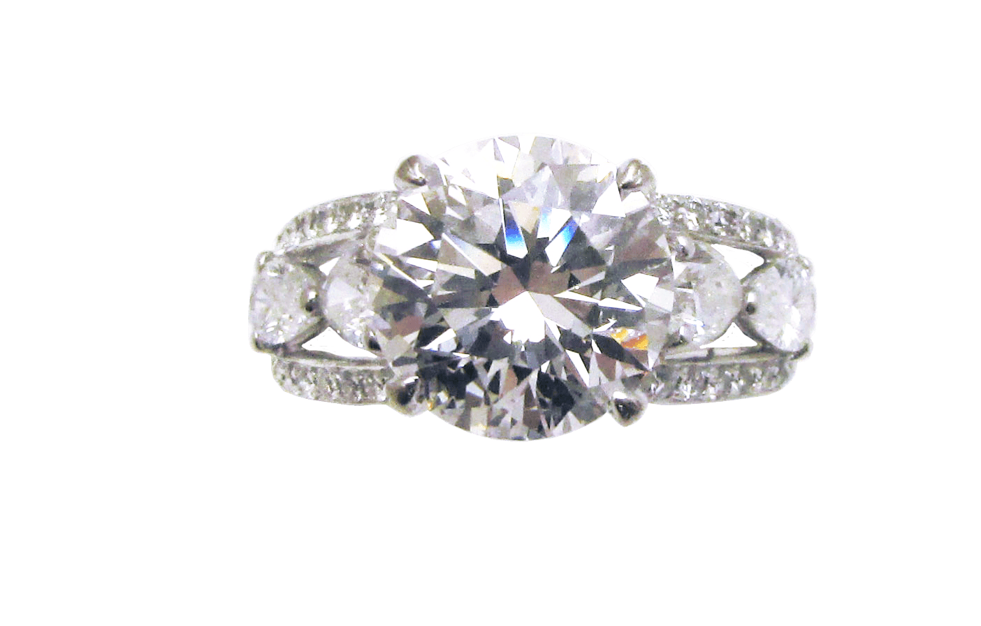 Royal Fancy Flawless and intense Diamond Ring Suite By Hatta