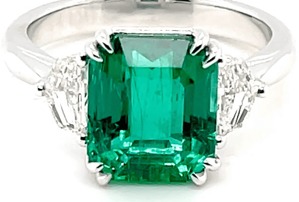 Royal Zambian, No oil Emerald and Diamond Ring