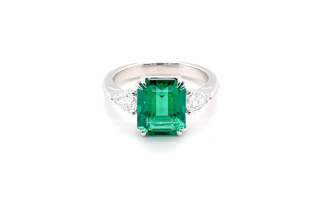 Royal Zambian, No oil Emerald and Diamond Ring