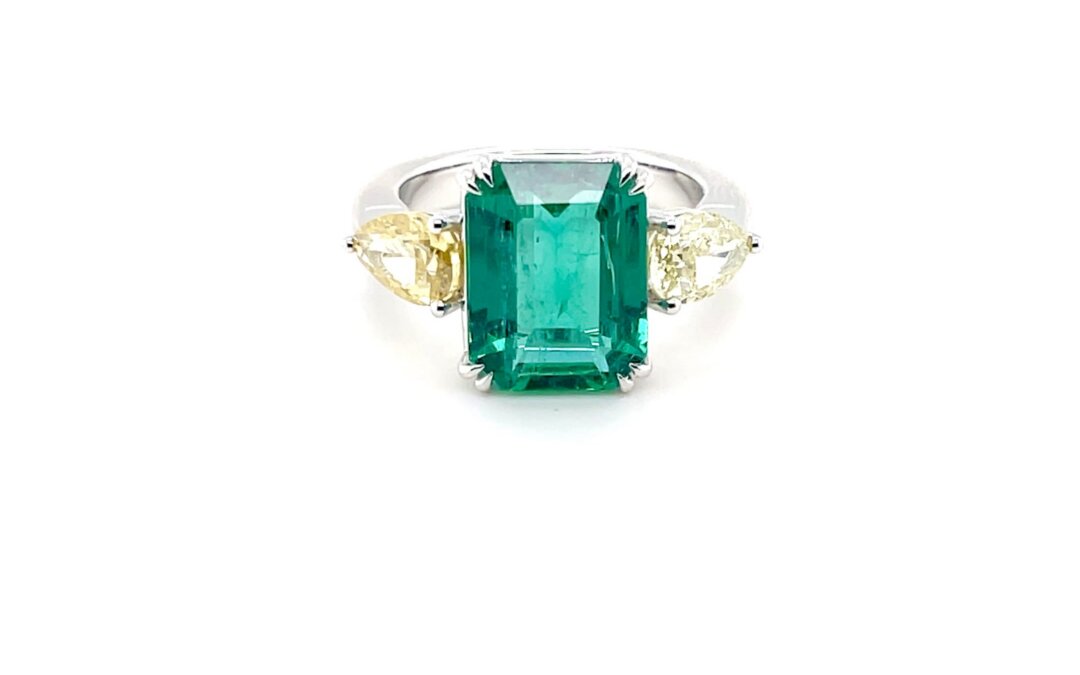 Royal Zambian, No oil Emerald and Diamond Ring