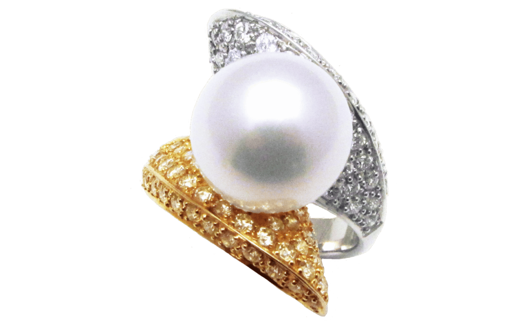 White South Sea Pearl and Diamond Ring