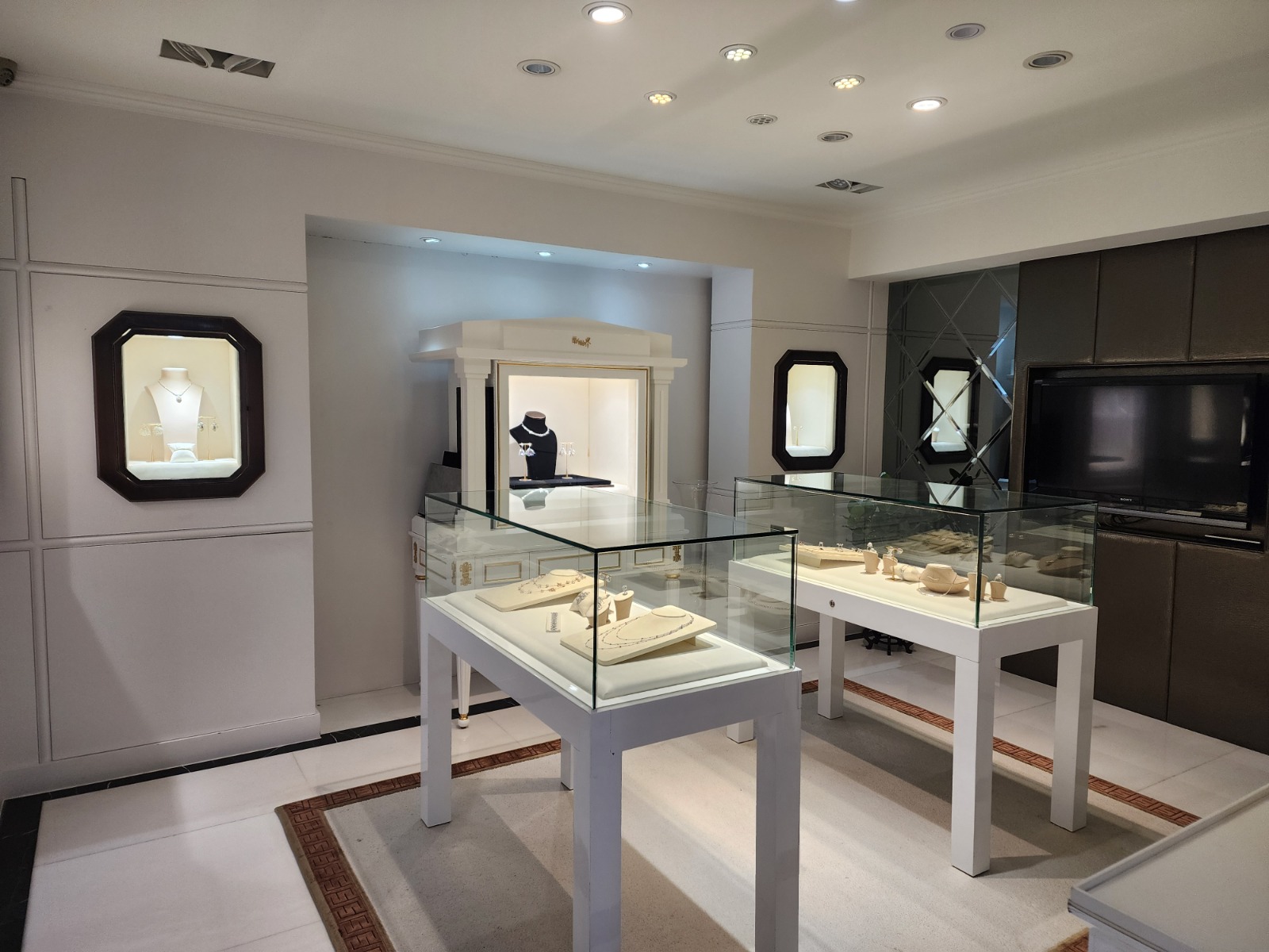 Hatta New World boutique interior, display cases